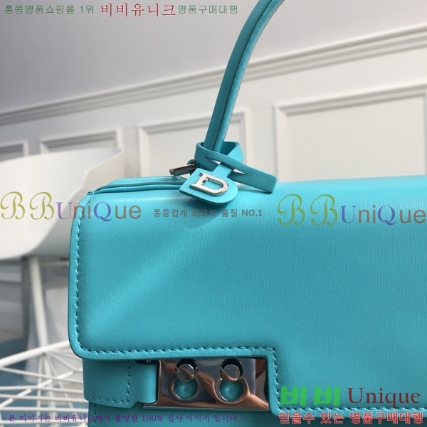 # Ʈ  MM TP0028-207