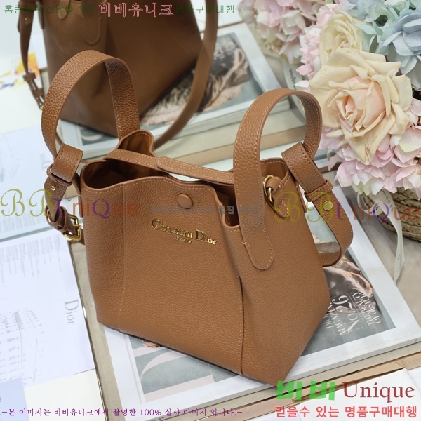 # Signature  Ŷ 78M2840-781