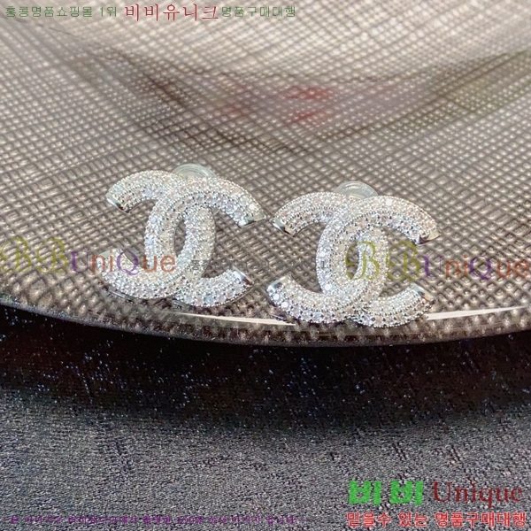* Ͱ CH00334-8