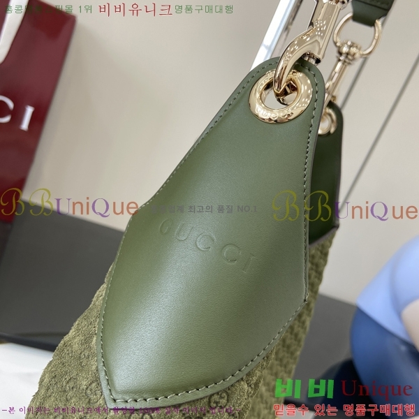 # B   834981-700