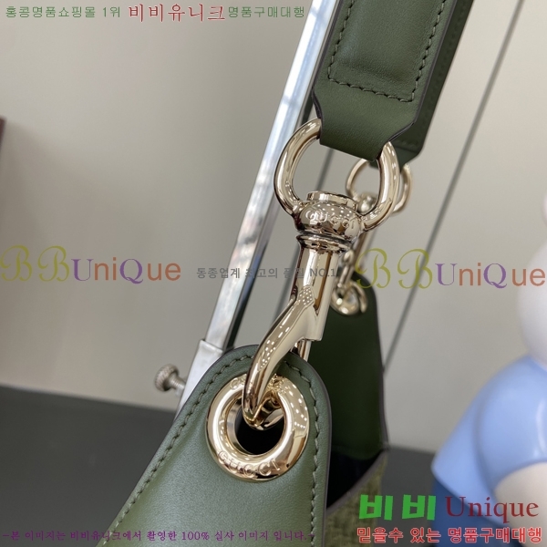 # B   834981-700