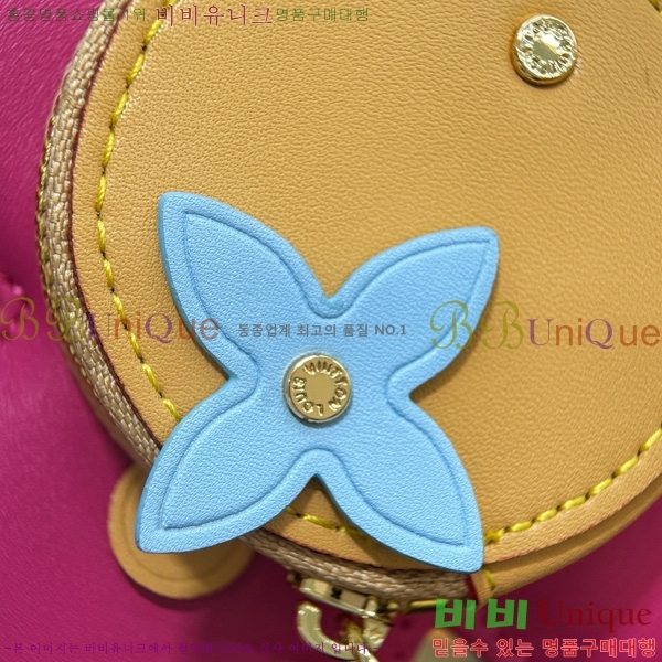 #̺     M82686-101