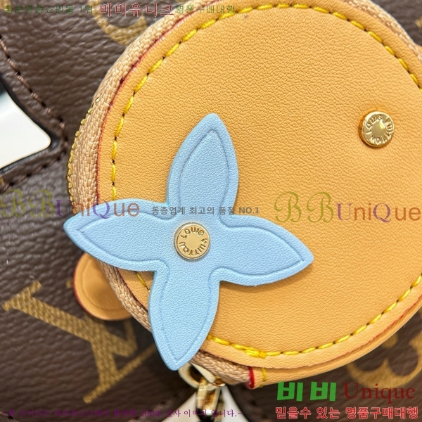 #̺     M82686-102
