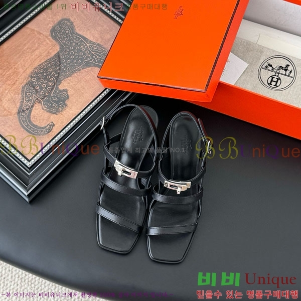 ޽  H526833