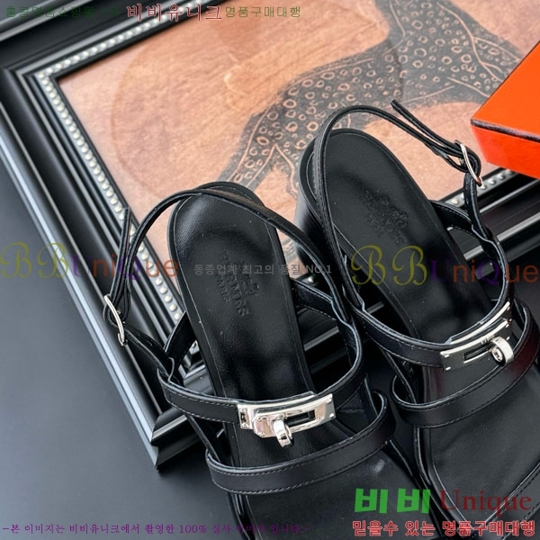 ޽  H526833