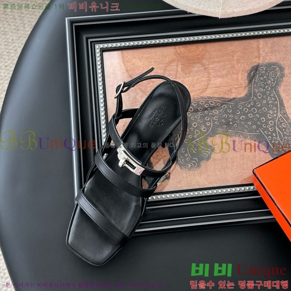 ޽  H526833