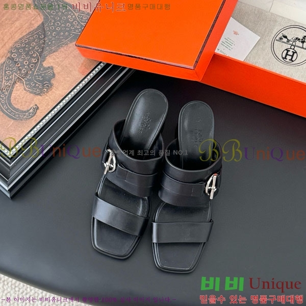 ޽   H52880922
