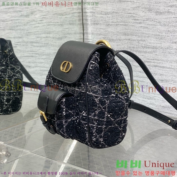# ī   M772801-900