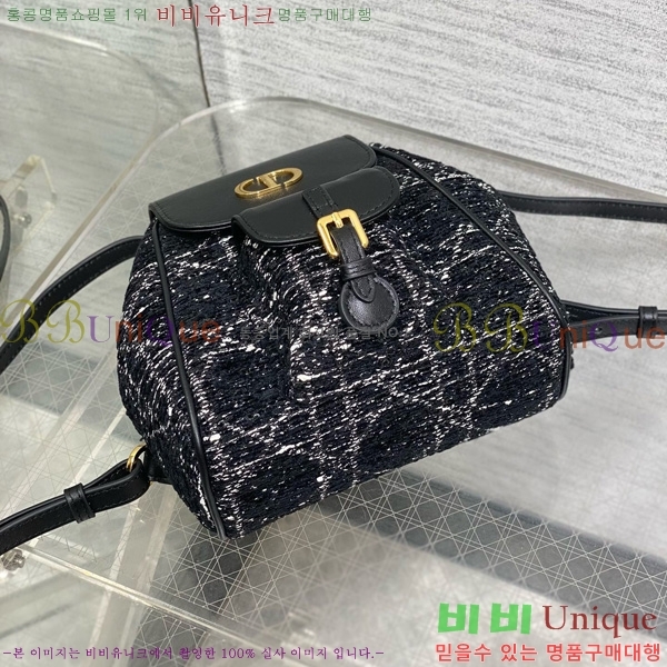 # ī   M772801-900