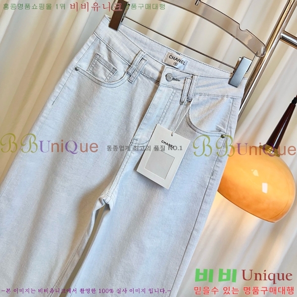     CE93451382-7