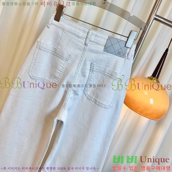     CE93451382-7