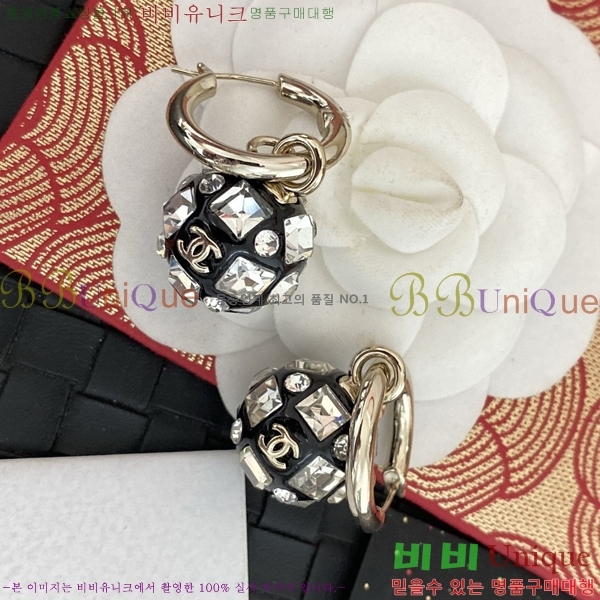 * Ͱ CH00388770-6