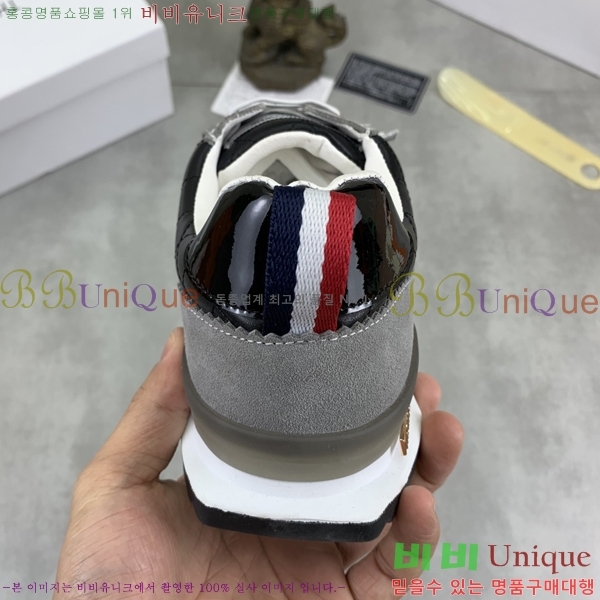   Ŀ T74811932-5