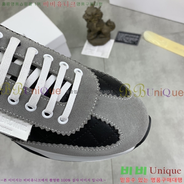  Ŀ T74811932-5