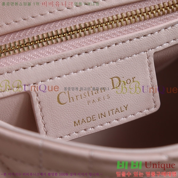 #  īι D923600-4