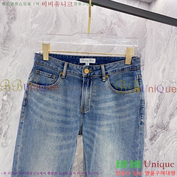   û D2553182
