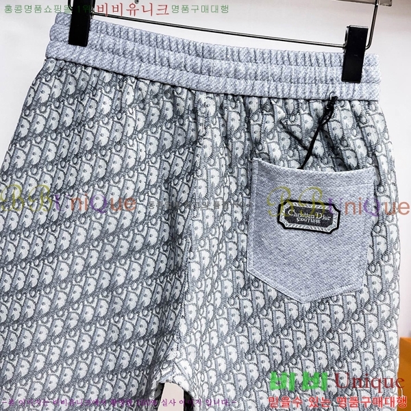   ݹ D2551376
