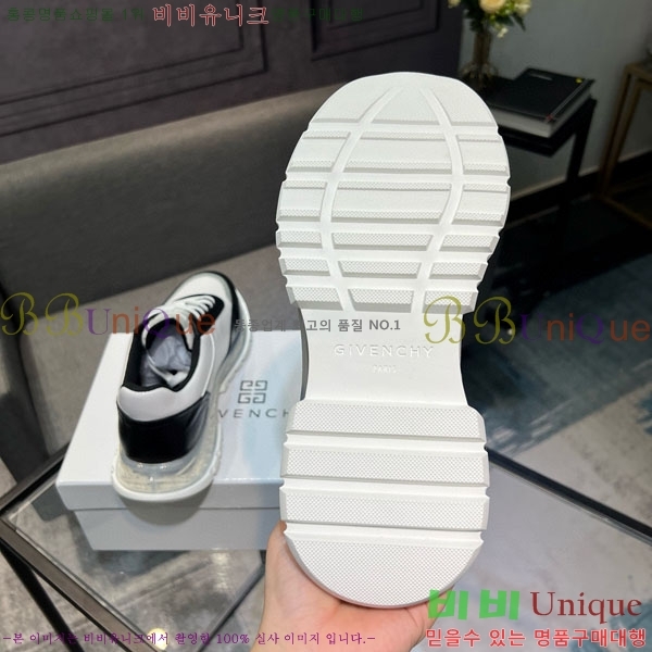   Ŀ J559021-8
