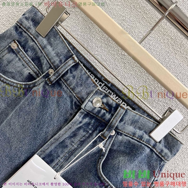  ˷    AW658568-2