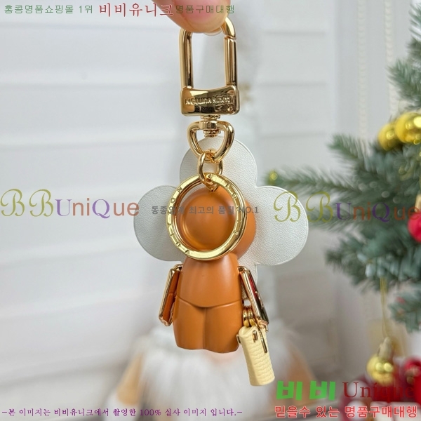 #̺    M1990-1