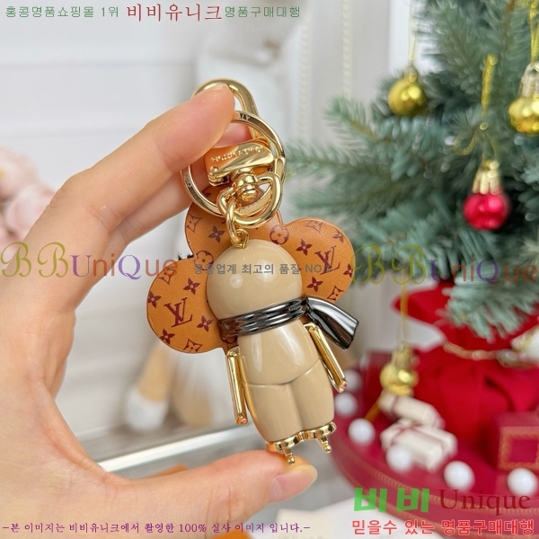 #̺    M1990-4