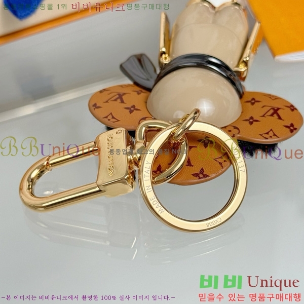 #̺    M1990-4