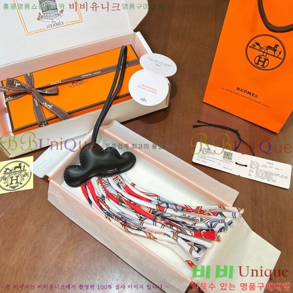 ޽  HE4523805-2