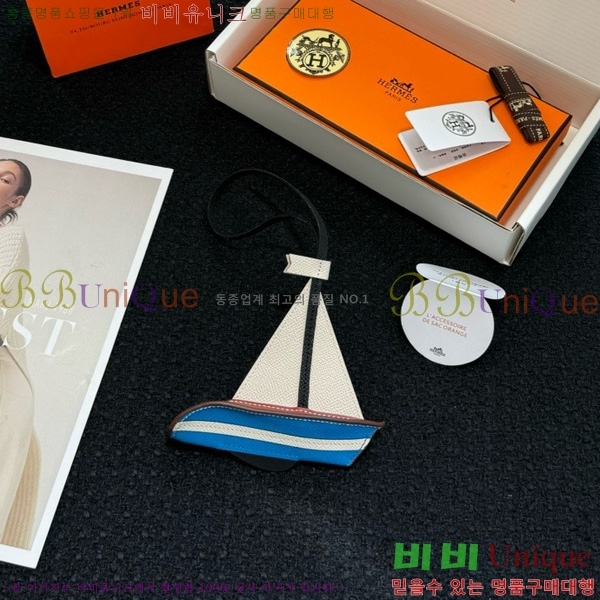޽  HE4523807-4