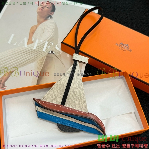޽  HE4523807-4