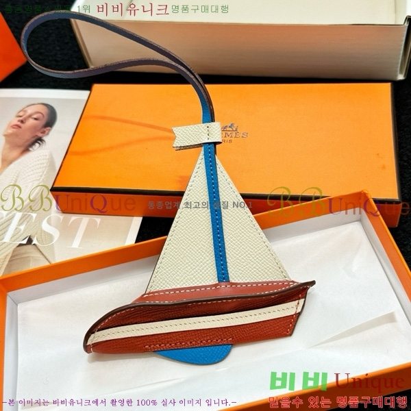 ޽  HE4523807-3