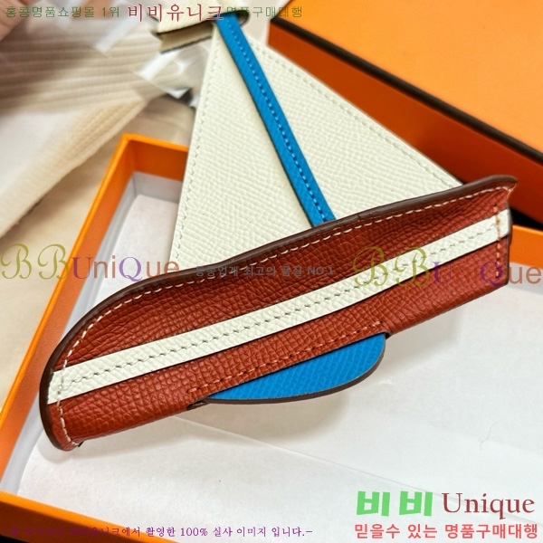 ޽  HE4523807-3