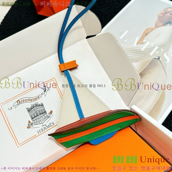 ޽  HE4523807-2