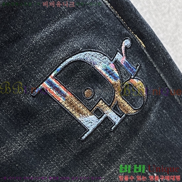  û D2464789