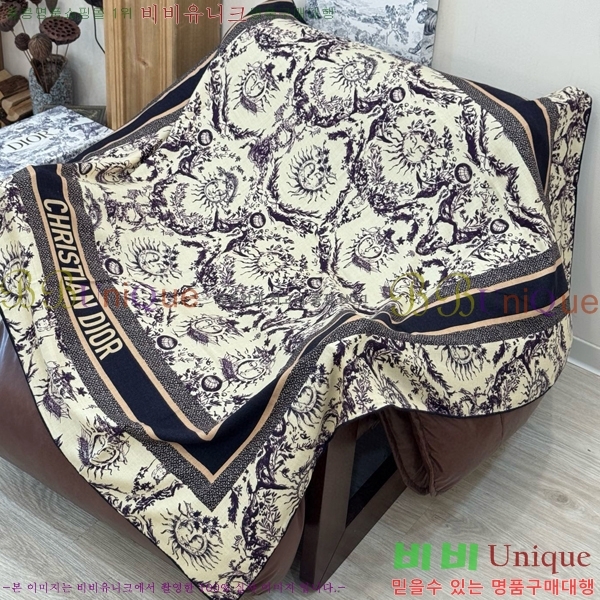 # ÷/ī D4520102-1