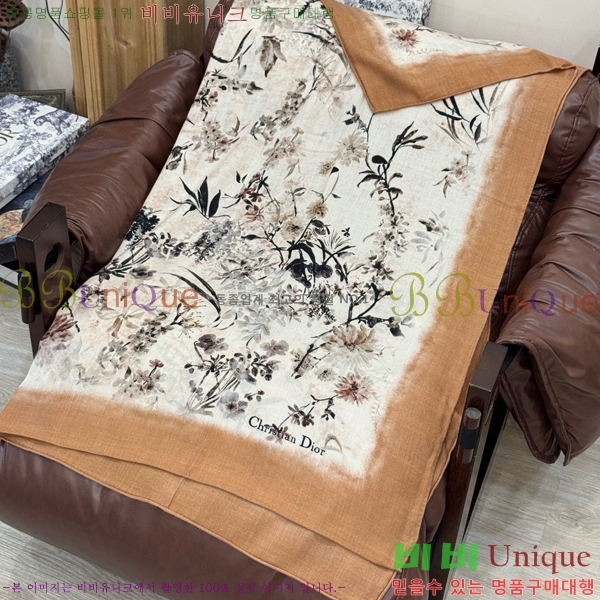 # ÷/ī D4520101-2