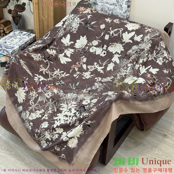 # ÷/ī D4520101-3