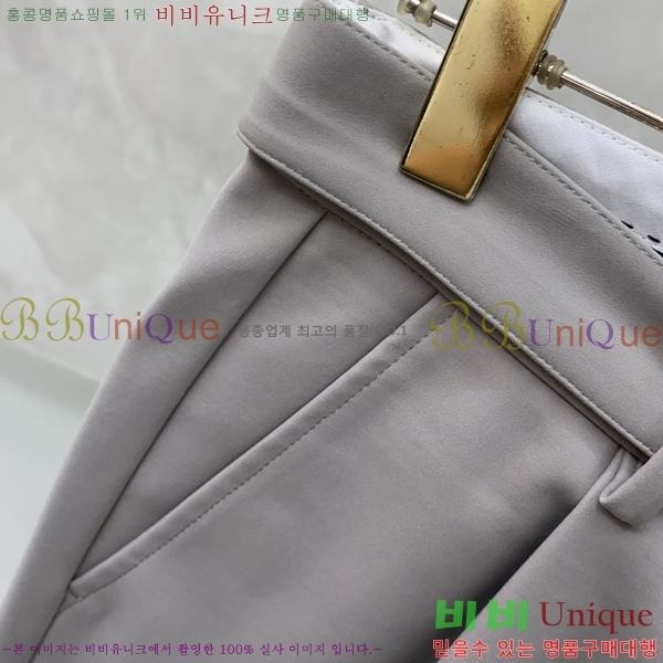    P9821858