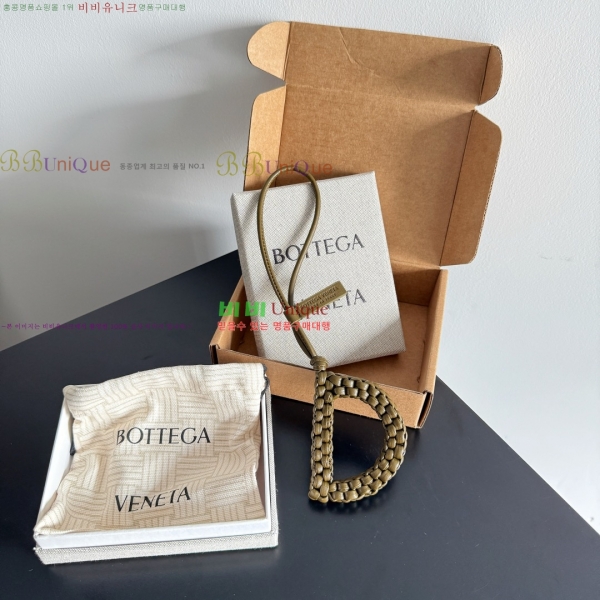 #װŸ  D  844672-104