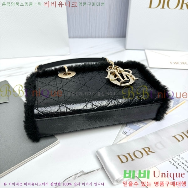 # ̵  ̹  M0613-2001