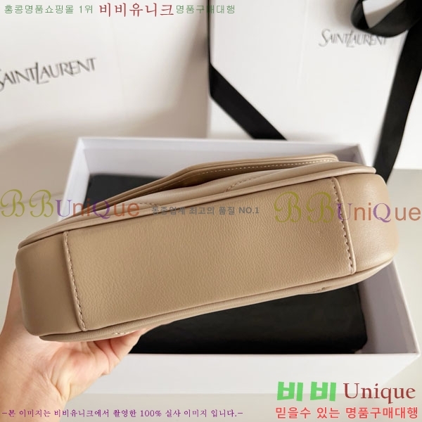 #ζ  ̴  821749-1004