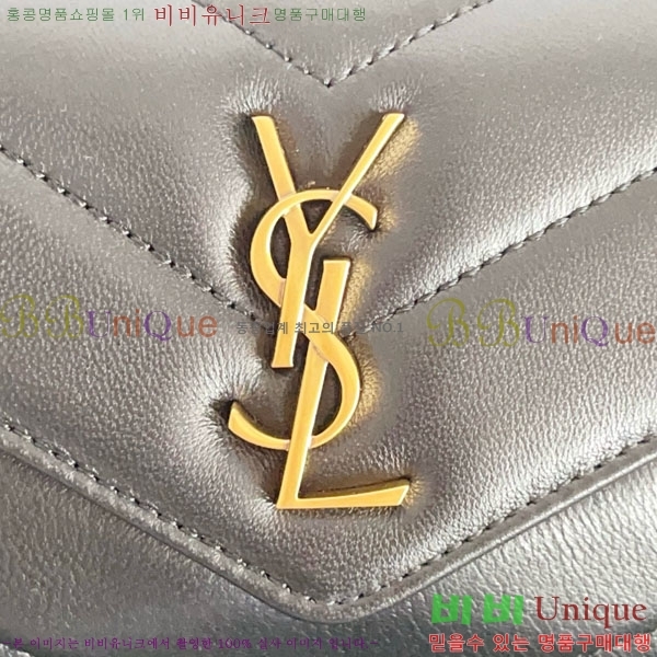 #ζ  ̴  821749-1001