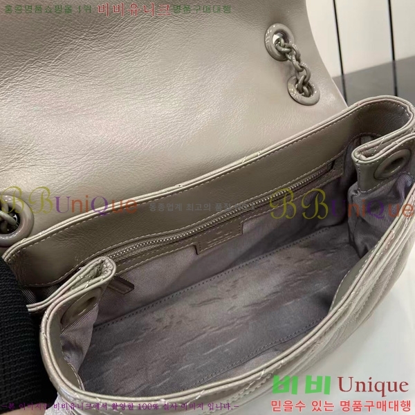 # GG  ̵  850676-102