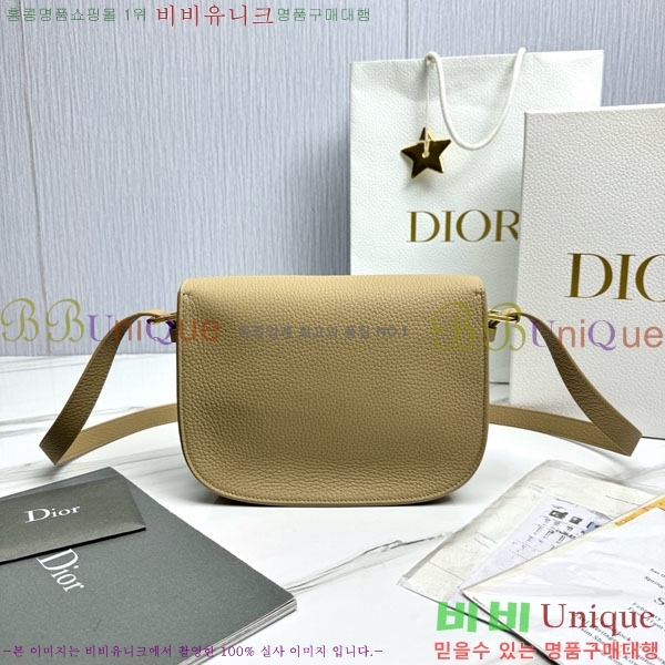 # ٺ BOBBY ̵ M9337-2001