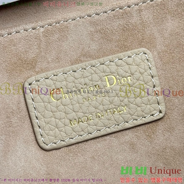 # ٺ BOBBY ̵ M9337-2001