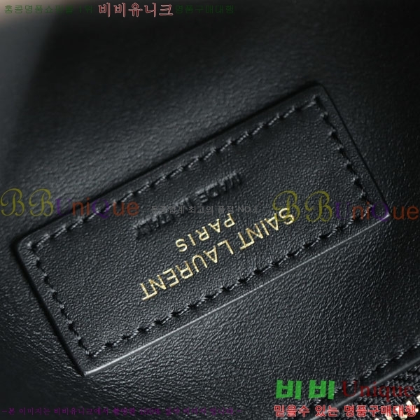 #ζ  5 À 7 713938-1551