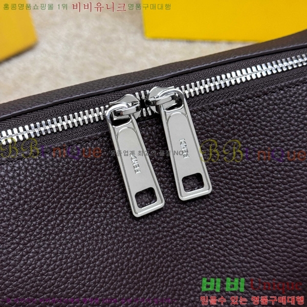 # ̵  ΰ     7VA672-102