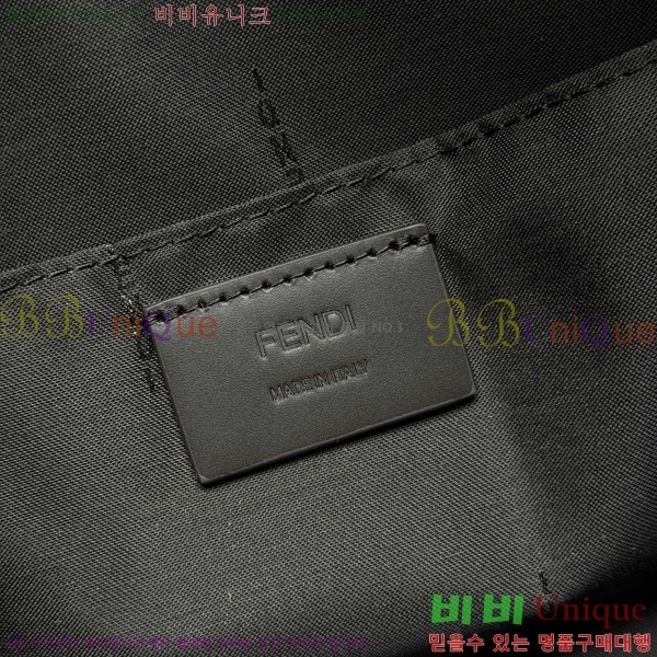 # ̵  ΰ     7VA672-102