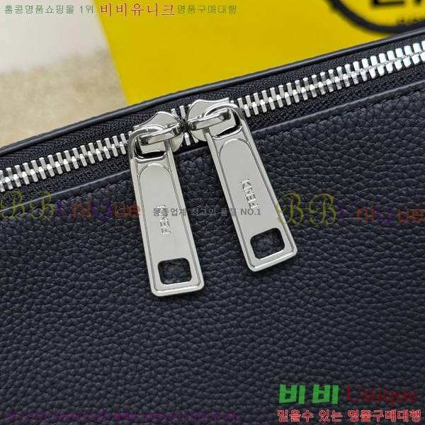 #  ΰ     7VA667-102