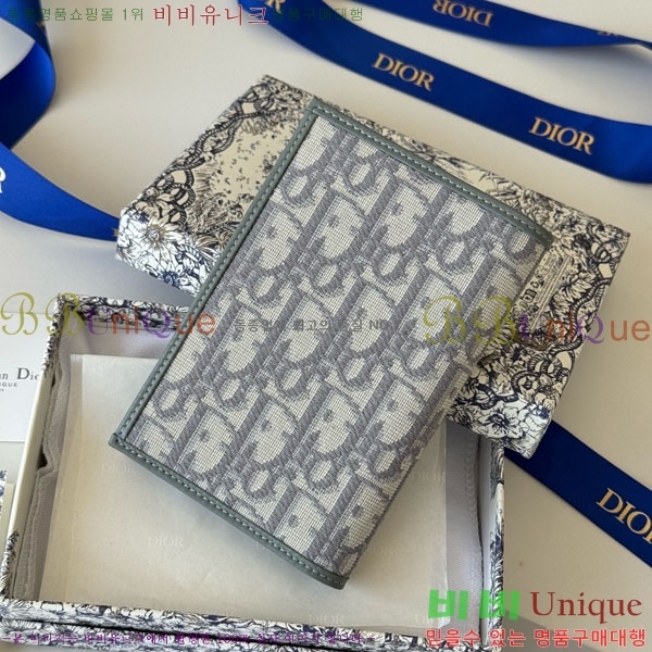 # 30 Montaigne  ̽ S2353-404