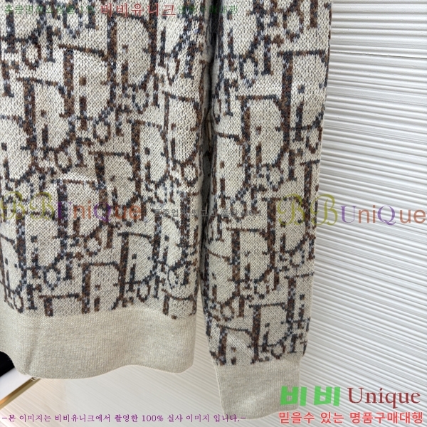  * ũ ũ  22DR2511192-2